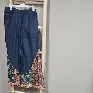 Young Threads Boho Bell Boottom Jeans. Med Size